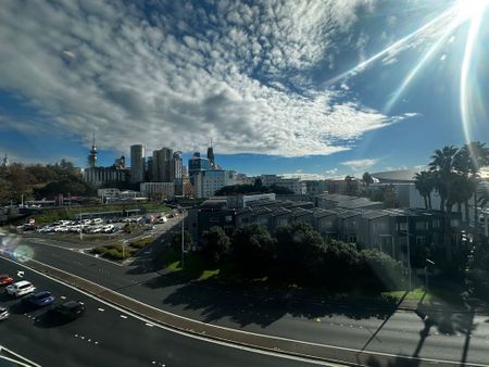 Parnell - Photo 2