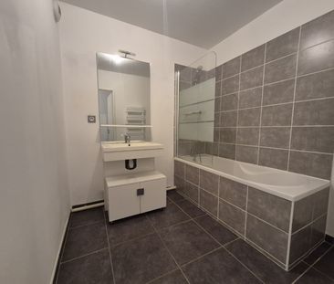 Location Appartement 2 pièces 45m² WAMBRECHIES 59118 - Photo 5
