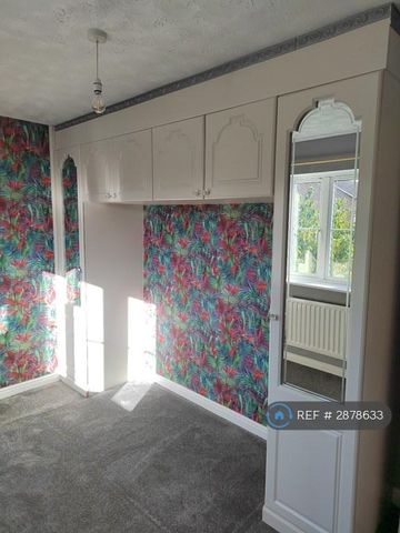 3 bedroom detached house to rent - Photo 4