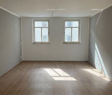 Luxuriöse 3-Zimmer-Wohnung mit Wintergarten und gehobener Ausstattung - Photo 4