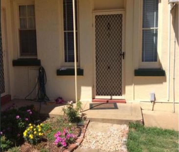 EAST TAMWORTH - One Bedroom Unit - Photo 5