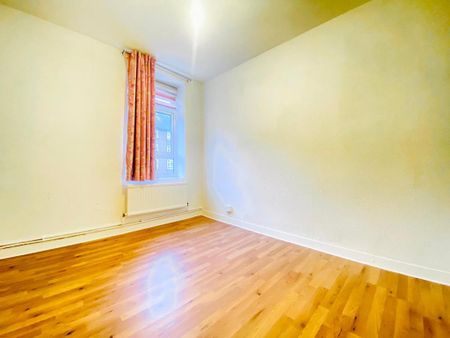 3 bedroom apartment to rent - Photo 3