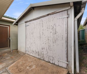 Air-Conditioned Four-Bedroom Family Home with Gas Cook-Top and Two ... - Photo 2