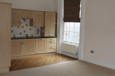 2 bedroom flat to rent - Photo 3