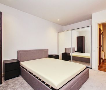 2 Bed Flat, Copenhagen Place, E14 - Photo 5