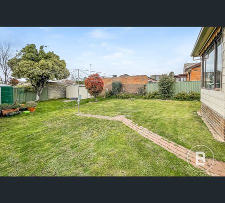 30 Margaret Street, Wendouree, Vic 3355 - Photo 2