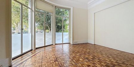 Appartement te huur in Elsene voor € 3.900 met 3 slaapkamers - Photo 2