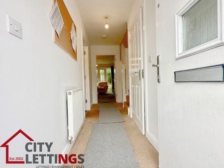 4 Bedroom End Terraced House - Photo 3