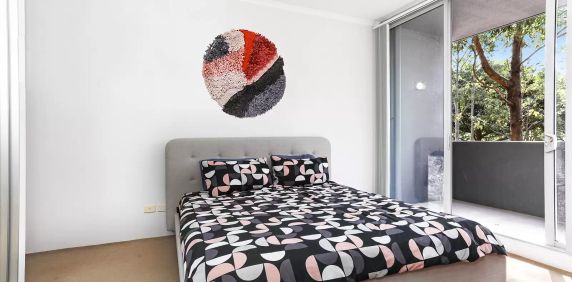 MGM MARTIN – TWO BEDROOM APARTMENT - Photo 2