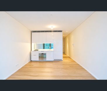 Modern Apartment Living in the Heart of Chippendale - Photo 4