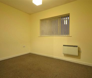 Silchester Drive, Monsall, Manchester, M40 8BN - Photo 4