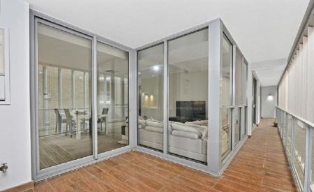 Furnished Two Bedroom Two Bathroom Apartment - Photo 5