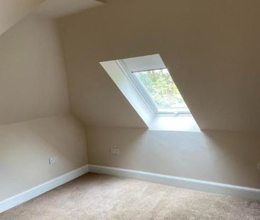 4 bedroom semi-detached house to rent - Photo 3