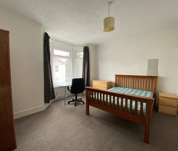 4 bedroom terraced house to rent - Photo 2