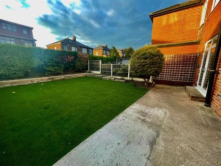 3 bedroom semi-detached house to rent - Photo 4