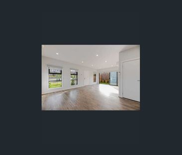 Spacious and Modern - Photo 2