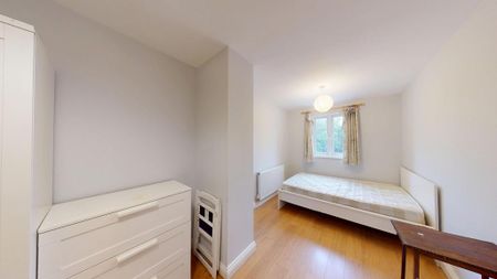 3 bedroom apartment to rent - Photo 3