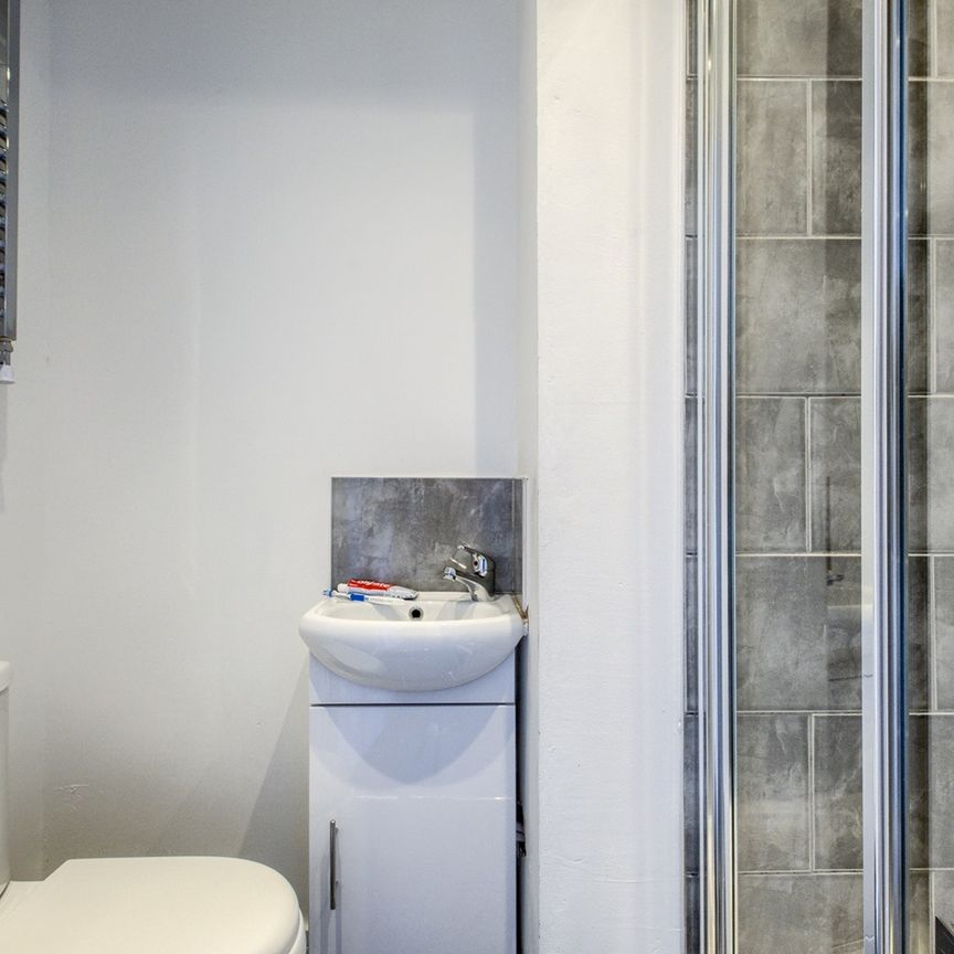 Room in a Shared House, Terry Road, CV1 - Photo 1