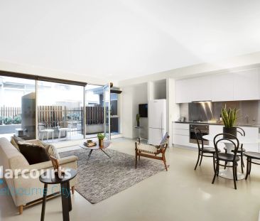 Spacious delight with industrial past - Photo 2