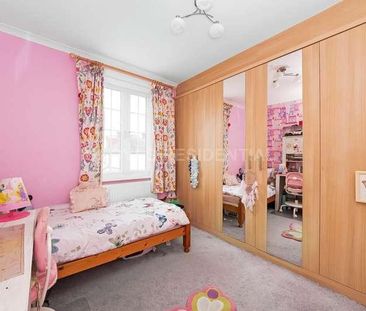 The Crescent, New Malden, KT3 - Photo 4