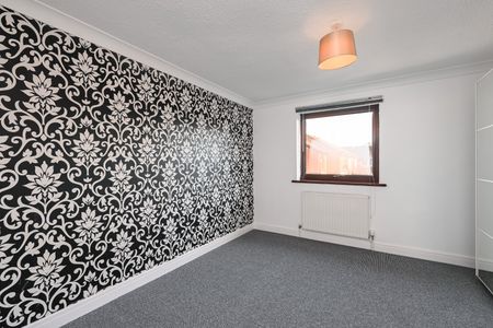 2 bedroom semi-detached house to rent - Photo 3