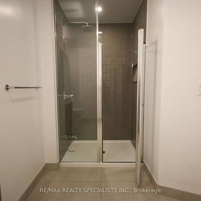 Bachelor Condo for Lease – Dundas / River - Photo 3