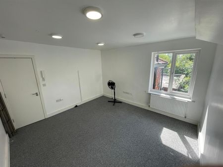 Church Road, Cheadle Hulme - Photo 4