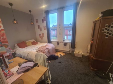 6 Bed - 72 Royal Park Avenue, Hyde Park, Leeds - LS6 1EY - Student - Photo 5