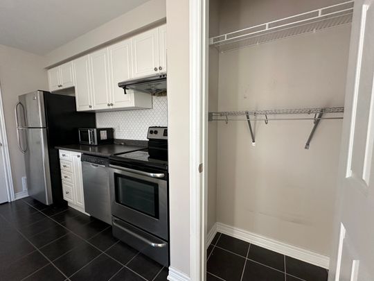 For Lease - 21 Duncan Road Unit# Coach, Markham, Ontario - Photo 1
