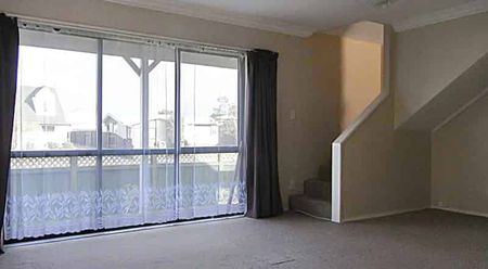 KELVIN GROVE - 3 BEDROOM - Photo 4