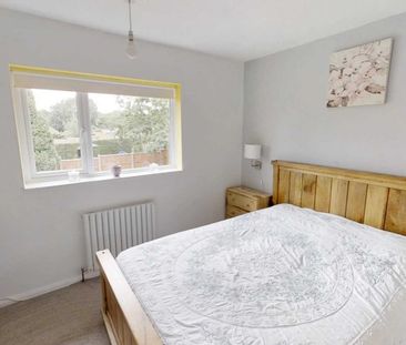 4 bed Terraced for rent - Photo 3