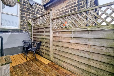 3 bedroom maisonette to rent - Photo 3