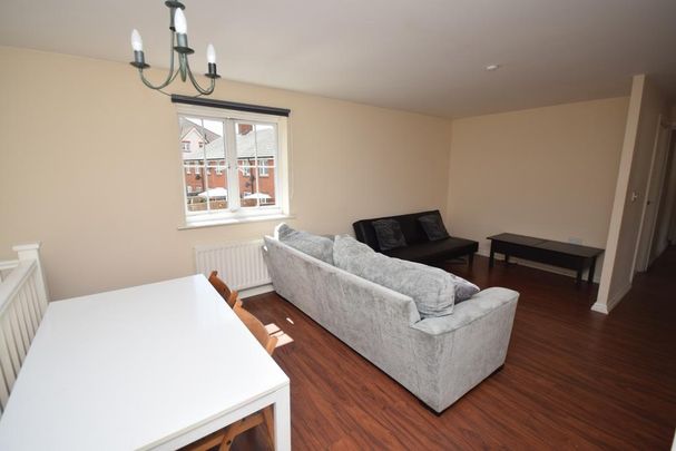 3 bedroom coach house to rent - Photo 1