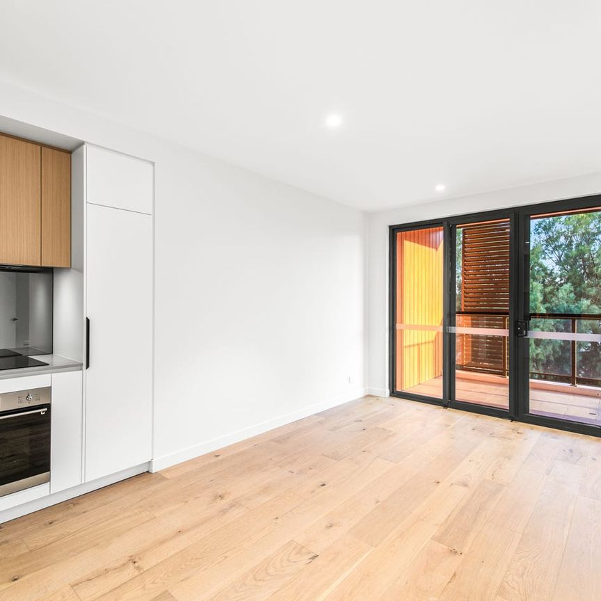 Perfectly positioned - Photo 1