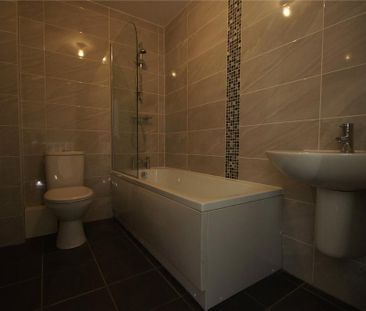 3 bedroom semi-detached house to rent - Photo 6