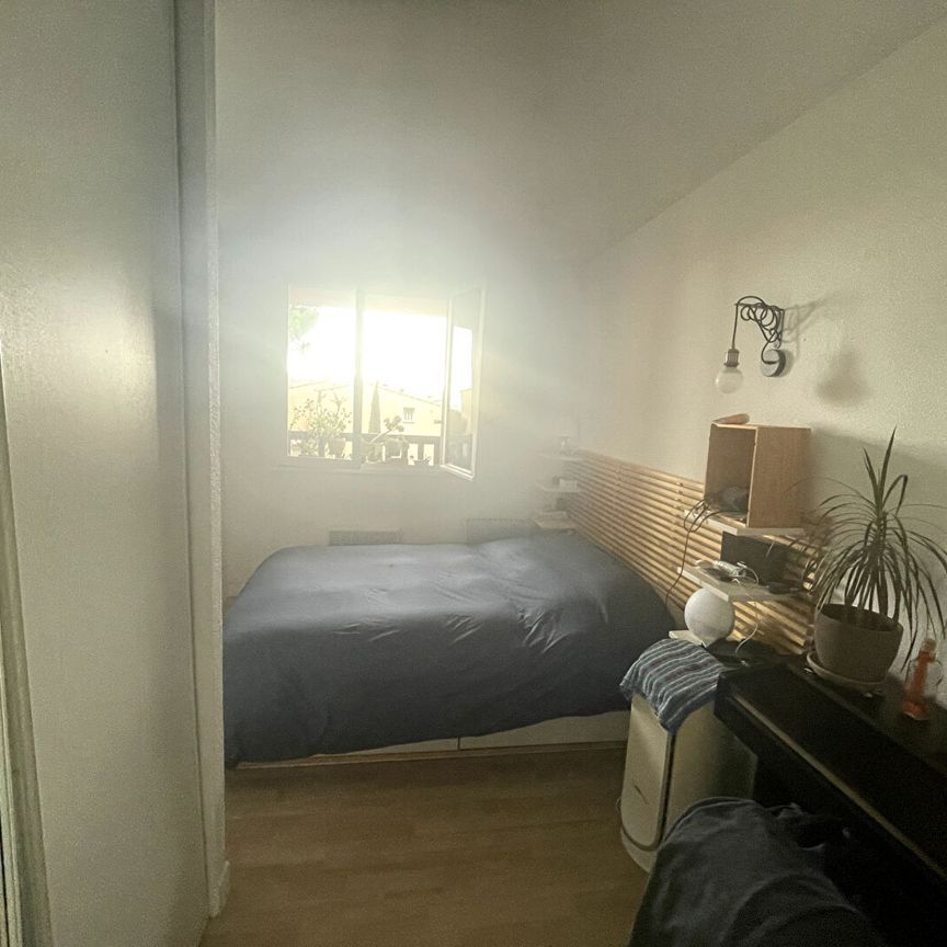 A LOUER Appartement Sausset-les-pins 2 pièce(s) 37 m2, bord de mer, résidence sécurisée, une terrasse, - Photo 1