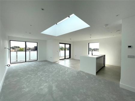 3 bedroom apartment to rent - Photo 2