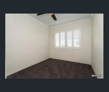 Convenient Location Two Bedroom Unit - Photo 2