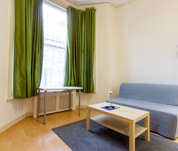 Flat 01 Fairholme Road, West Kensington W14 9JZ - Photo 4