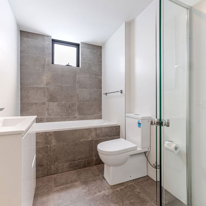 8/190 Burnett Street, Mays Hill - Photo 1