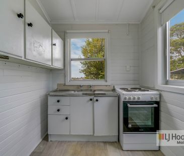 IDEALLY LOCATED!! - Photo 5