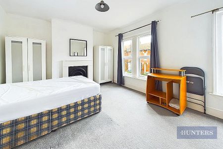 5 bedroom terraced house to rent - Photo 4