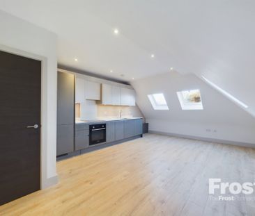 Chaucer Road, Ashford, Middlesex,TW15 - Photo 2