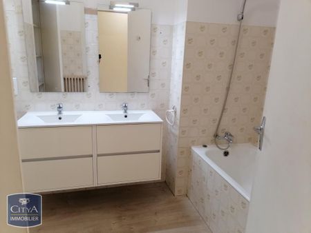 Location Appartement 3 pièces 80m² ST NAZAIRE 44600 - Photo 3