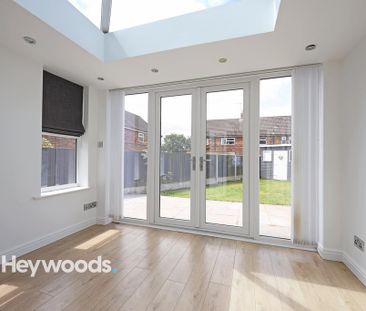 3 bedroom semi-detached house to rent - Photo 4