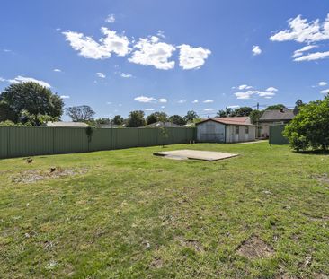 Neat 3 Bedroom Home - Photo 6
