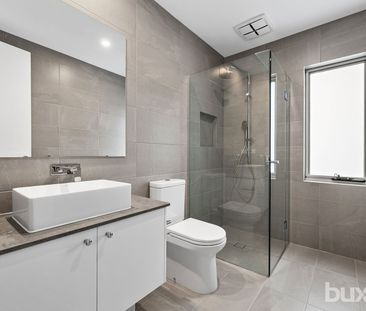 BRAND NEW LUXURIOUSLY APPOINTED 4BEDROOM HOME - Photo 1