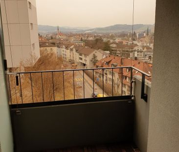 Zentral gelegene Wohnung mit Westbalkon - Photo 2