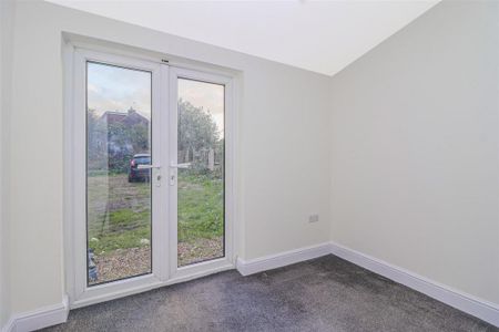 2 bedroom maisonette to rent - Photo 2