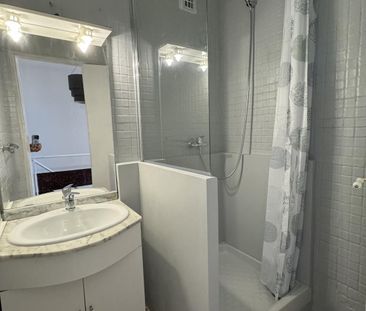 Location Appartement 2 pièces 43m² MARSEILLE 4ème - Photo 5